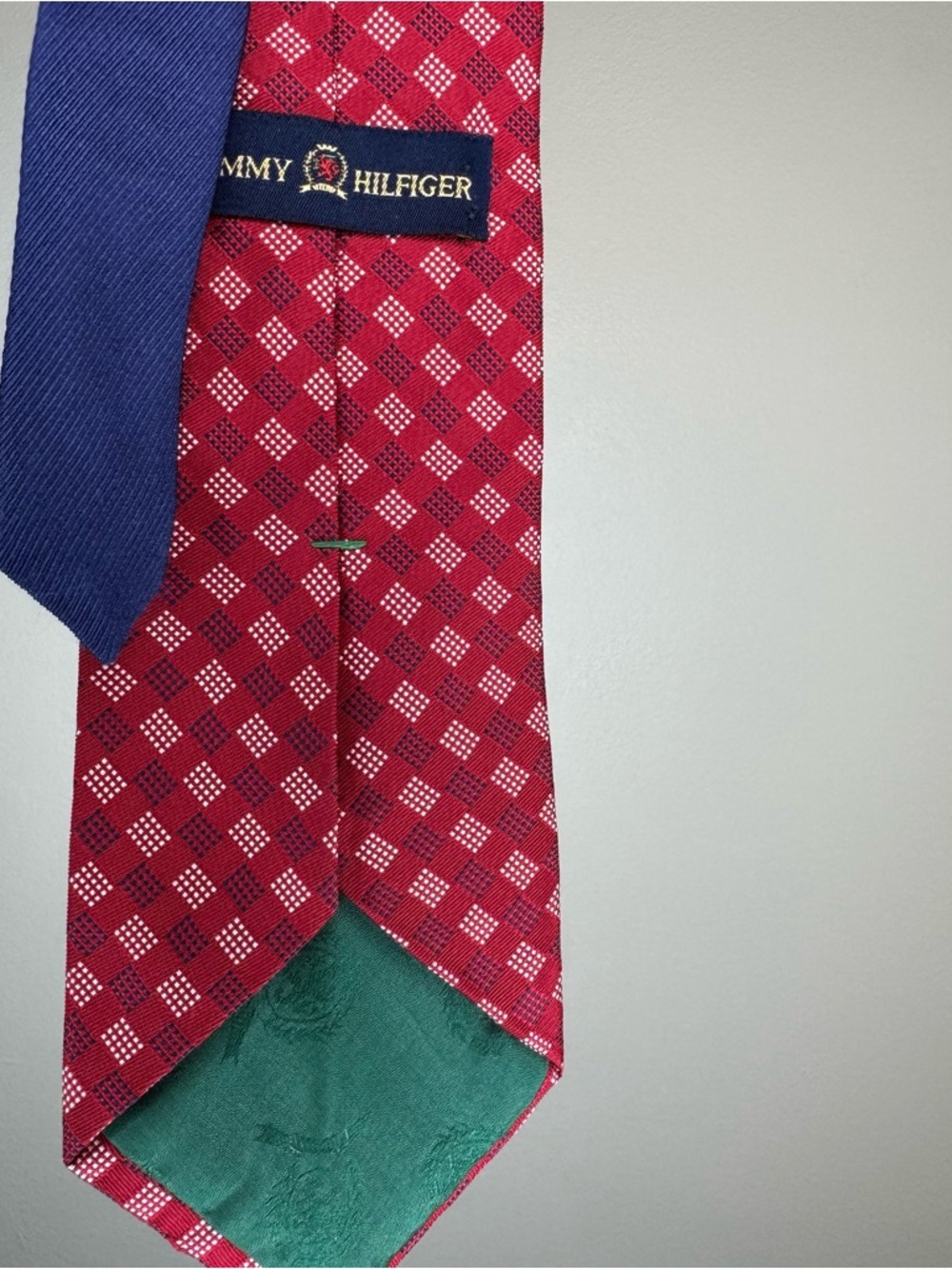 Tommy Hilfiger men’s silk tie with green tipping